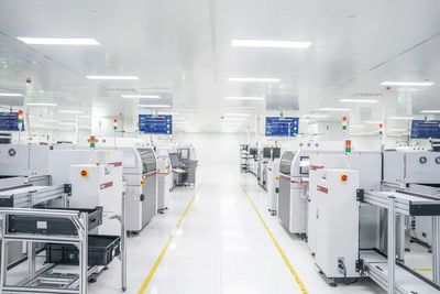 良信海鹽工廠榮登2023“中國標(biāo)桿智能工廠”百強(qiáng)榜，物聯(lián)網(wǎng)技術(shù)服務(wù)引領(lǐng)產(chǎn)業(yè)升級